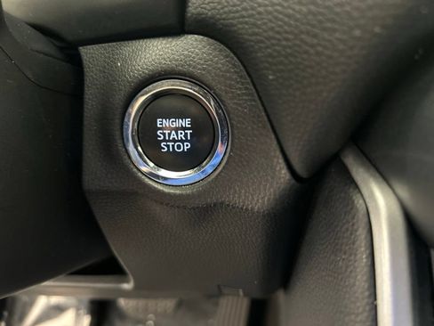 Used 2025 Toyota RAV4 XLE FWD image 44