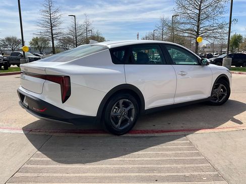 Used 2025 Kia K4 LXS image 6