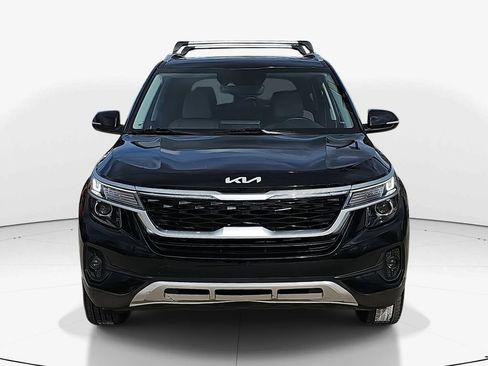 Used 2022 Kia Seltos EX image 11