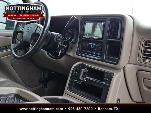 Used 2004 Chevrolet Silverado 2500 LS w/ Heavy-Duty Power Package AWD/4WD image 29