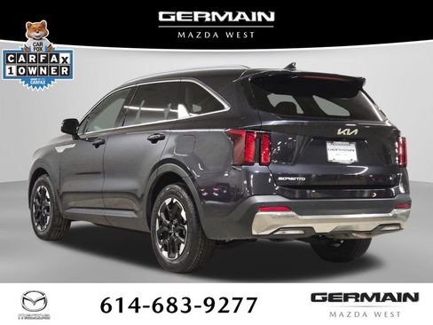 Used 2025 Kia Sorento S w/ Panoramic Sunroof Package FWD image 12