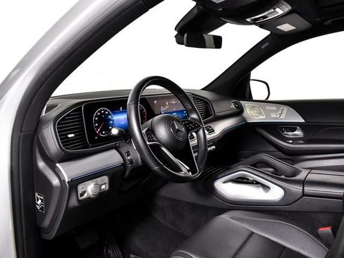 Certified 2025 Mercedes-Benz GLS 450 4MATIC image 21