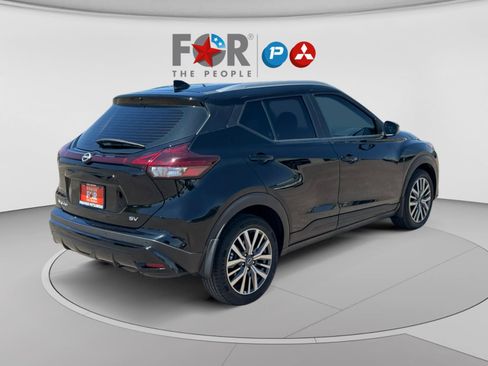 Used 2024 Nissan Kicks SV FWD image 5