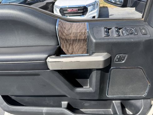 Used 2019 Ford F350 Lariat w/ Lariat Ultimate Package image 32