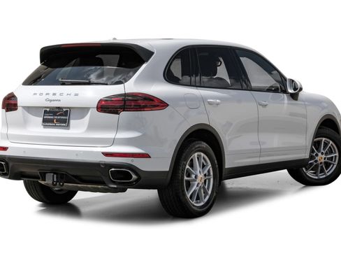 Used 2016 Porsche Cayenne AWD/4WD image 8