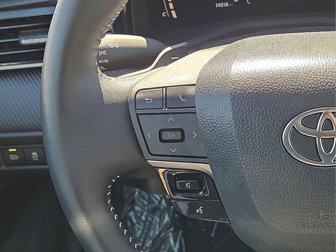 Used 2026 Toyota Camry SE w/ Convenience Package image 19