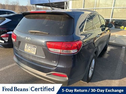 Used 2018 Kia Sorento LX image 11