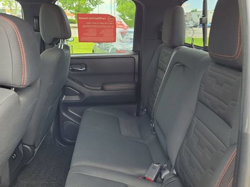 Used 2022 Nissan Frontier PRO-4X w/ Technology Package AWD/4WD image 27