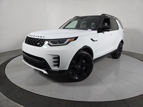 New 2026 Land Rover Discovery Dynamic SE image 1