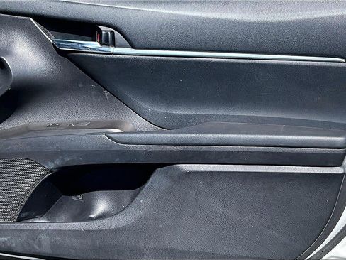 Used 2022 Toyota Camry SE w/ Audio Upgrade Package FWD image 18