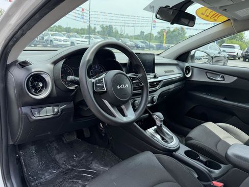 Used 2022 Kia Forte LXS FWD image 12