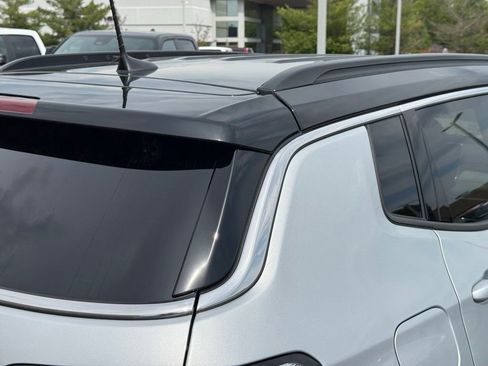 Certified 2024 Jeep Compass Limited AWD/4WD image 11