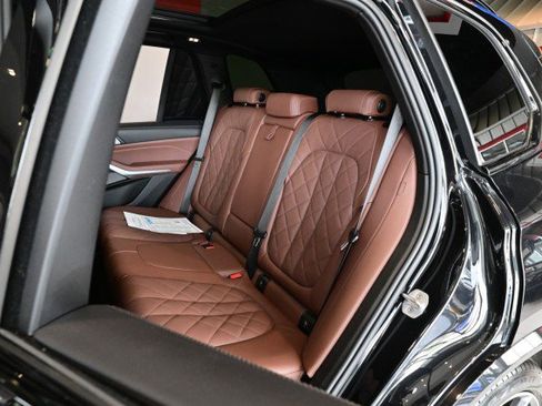 Used 2025 BMW X5 xDrive40i w/ M Sport Package AWD/4WD image 18