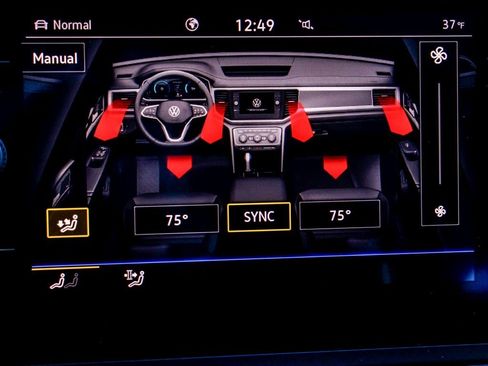 Used 2021 Volkswagen Atlas Cross Sport SE image 22