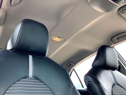 Used 2020 Toyota Camry SE FWD image 14