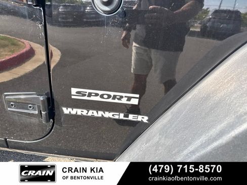 Used 2012 Jeep Wrangler Sport AWD/4WD image 11