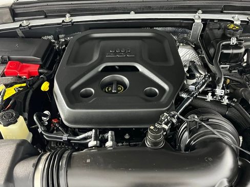 Certified 2025 Jeep Wrangler Unlimited Rubicon image 33