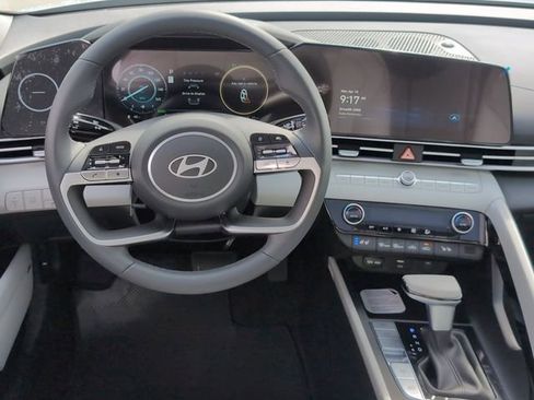 New 2026 Hyundai Elantra Limited FWD image 6