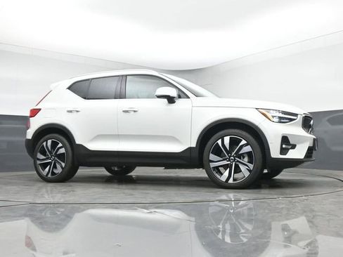 Used 2024 Volvo XC40 B5 Ultimate w/ Climate Package AWD/4WD image 10