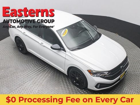 Used 2024 Volkswagen Jetta Sport FWD image 3