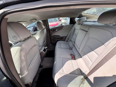 Used 2021 Chevrolet Malibu LT image 24