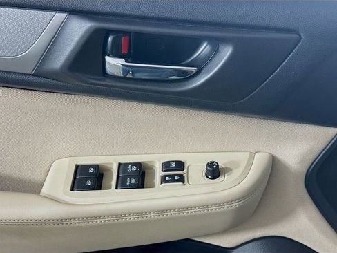 Used 2019 Subaru Outback 2.5i Premium image 21
