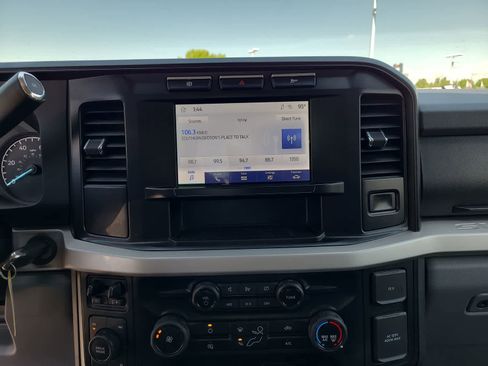 Used 2024 Ford F350 XLT AWD/4WD image 24