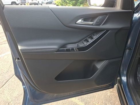 Used 2025 Chevrolet Equinox LT FWD image 12