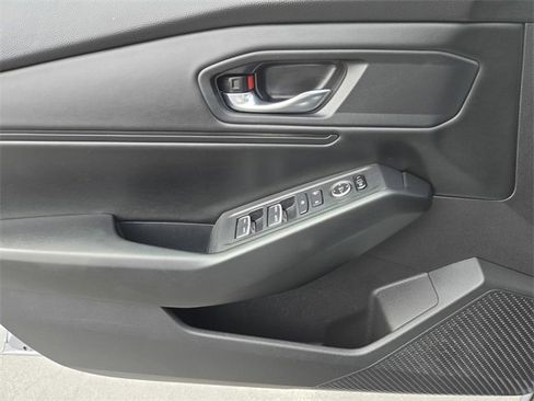 Used 2023 Honda Accord EX image 14