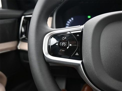 New 2026 Volvo XC90 B6 Plus w/ Protection Package Premier image 26