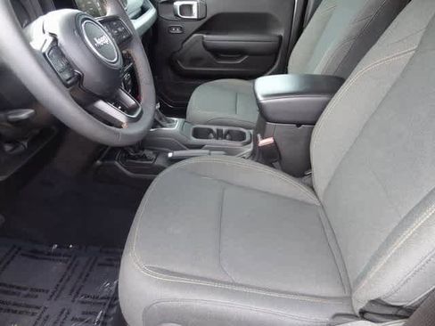 Used 2024 Jeep Wrangler Sport S image 6