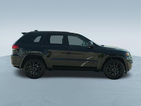 Used 2019 Jeep Grand Cherokee Altitude AWD/4WD image 10
