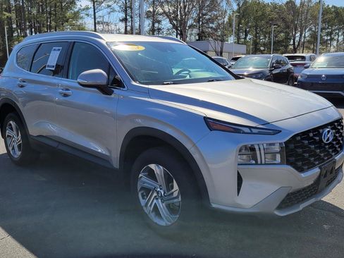 Used 2023 Hyundai Santa Fe SEL w/ Winter Weather Package image 7