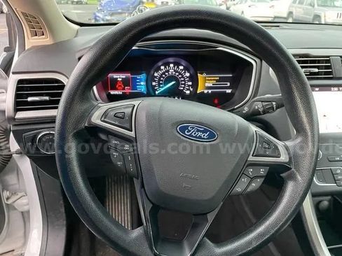 Used 2019 Ford Fusion SE FWD image 15