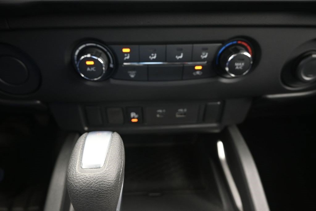 Used 2025 Nissan Frontier SV RWD image 27