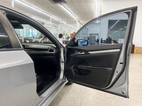 Used 2019 Honda Civic Sport image 25