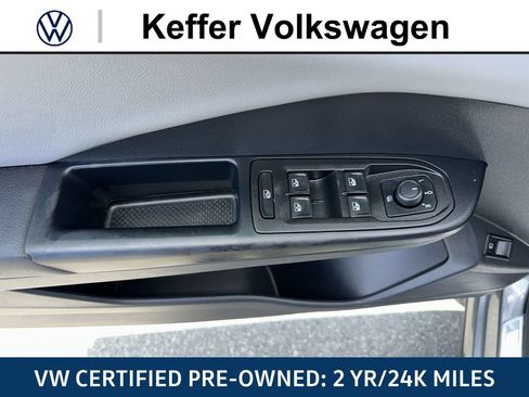 Certified 2023 Volkswagen Taos SE FWD image 24