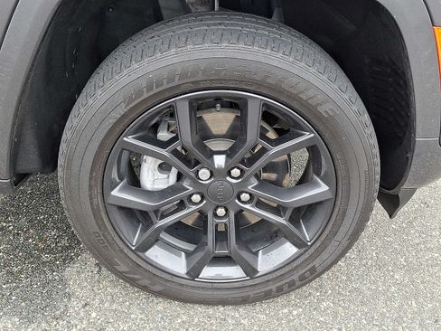 Used 2024 Jeep Grand Cherokee Limited 4xe AWD/4WD image 8