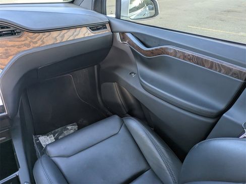 Used 2019 Tesla Model X 100D image 19