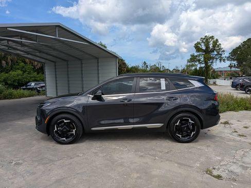 Certified 2026 Kia Sportage EX w/ EX Panorama Roof Package FWD image 5