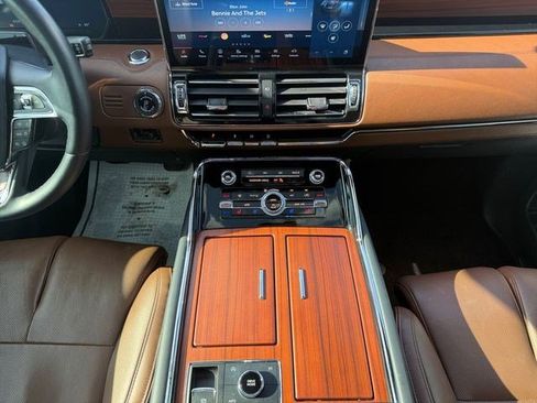 Used 2022 Lincoln Navigator L Reserve AWD/4WD image 15