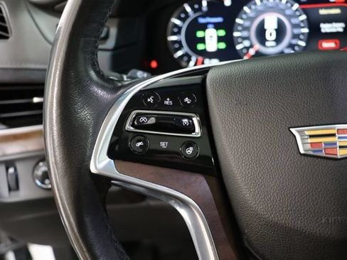 Used 2019 Cadillac Escalade ESV Luxury AWD/4WD image 19