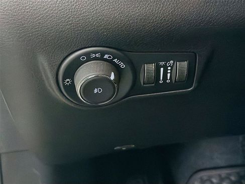 Used 2024 Jeep Compass Trailhawk w/ Trailhawk Convenience Group AWD/4WD image 10