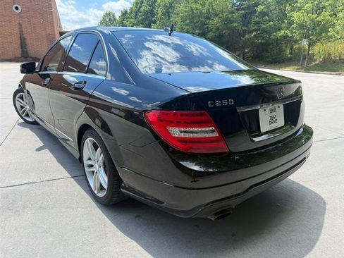 Used 2013 Mercedes-Benz C 250 Sedan image 4