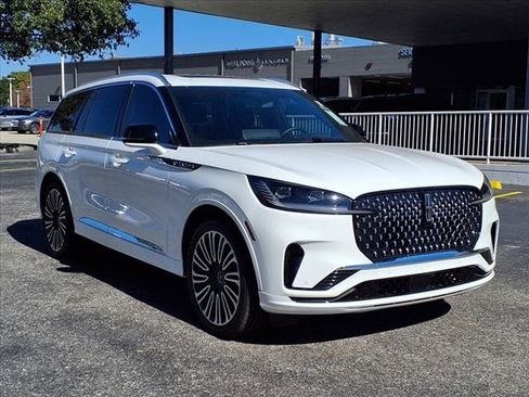New 2025 Lincoln Aviator Black Label image 3