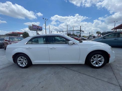Used 2015 Chrysler 300 Limited RWD image 16