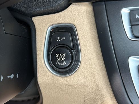 Used 2013 BMW 335i xDrive Sedan AWD/4WD image 21
