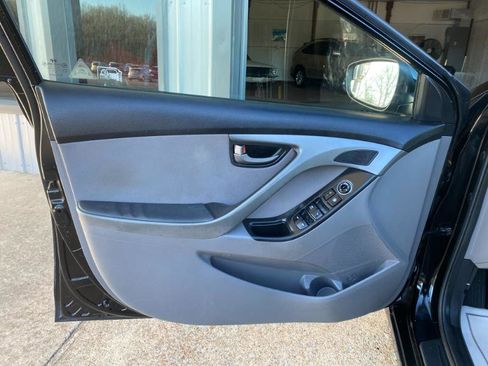 Used 2014 Hyundai Elantra SE w/ Option Group 02 image 12