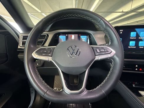 Used 2025 Volkswagen Atlas Cross Sport SE image 15