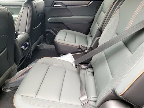 New 2026 GMC Acadia AT4 image 9